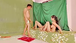 पार्टी कपल का हॉट थ्रीसम चुदाई