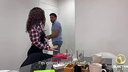 mall associate arrests the suspect for recovering the stolen merchandise - myshopsex