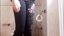 Amateur Pisses Long In Car