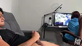 peguei ele batendo punheta enquanto jogava... o que fiz, hein?