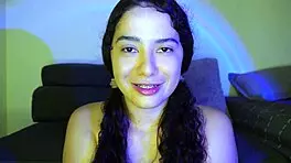 Hey, I’m Elena, alone and ready to show my thick pussy while talking dirty.