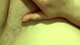 thick girl touches herself for step-daddy 😏