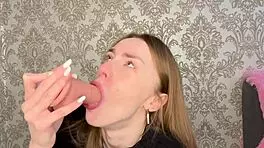 Webcam Girl Vikusik22a Masturbates While Standing And Sucks