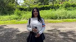 सुंदर पेटाइट 18+ यूनिवर्सिटी गर्ल लॉन्ग-डिस्टेंस बॉयफ्रेंड को धोखा देती है और डॉगीस्टाइल से राइड करती है।