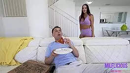 The Pizza Prank W Hot Milf Alexa Payne