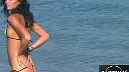 oh jessica, show us that hot bikini dance moves!