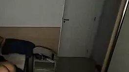 acordei com tesao e comi a colega de quarto, cuspi na boceta molhada