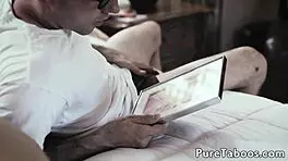 Stepsister breaks in geeky stepbro for taboo oral lessons in full erotic fantasy! 😈