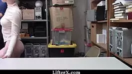 एथेना रेन चोरी पकड़ी हार्डकोर चुदाई सजा मिली