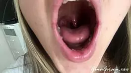Tongue saliva throat fetish, wanna see this skinny blonde get wild? 😏