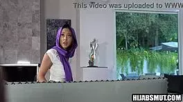 Young Muslim Girl Enjoys Time With American Boyfriend