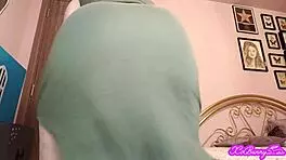 Romanian PAWG XO Bunny Farts And Shakes Ass In Green Dress