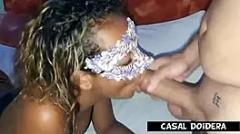 The young girl from Rio, Jhenne Slim, had fun with Leo Ogro and Jr Doidera