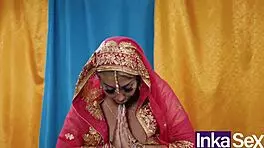 कर्वी इंडियन मिल्फ टैबू फ्लैशिंग में बड़े नैचुरल टिट्स से लुभाती है