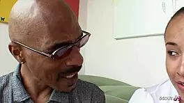 curvy girl gets facial from big black cock deepthroat 😍