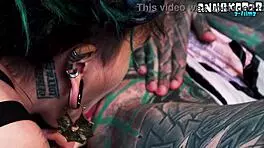 inexperienced tattooed hippie girl learns from alternative model