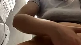 i cant beleive this curvy amateur squirted so unbelievablly in public... wow