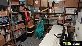 Cute Muslim Chick In Hijab Fucked On Mall CCTV