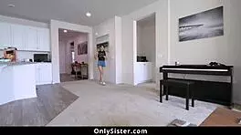 स्टेपसिस लिव वाइल्ड मिल्क स्पिल के बाद स्टेपब्रदर जे रॉक को चोदती है