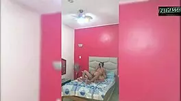 Pervertida Enmascarada Acepto Dejarse Follar Y Grabar Teniendo Sexo Sin Condón En Una Habitación De Hotel - Déjame Sacarte Toda La Corrida