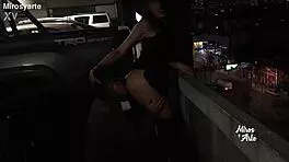 miroslava se deja chupar la chocha por un desconocido en un estacionamiento y siento tanto placer en ese momento tan arriesgado al aire libre