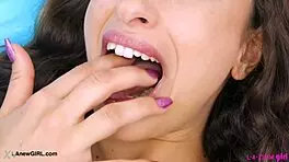 Sophisticated stunner shows her sexy body