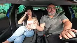 anna belutti a safadinha baixinha sentou na vara do motorista durante a entrevista