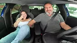 anna belutti a safadinha baixinha sentou na vara do motorista durante a entrevista