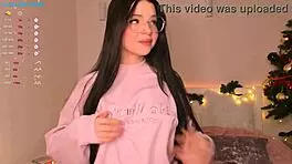 W0wgirls model Liza appears in a cute petite web chat session from December 25, 2022