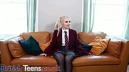 18 year old gets tight cunt licked then gives amazing blowjob