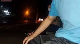 Sério Eu Corro O Risco De Colocar Meu Pau Na Frente Dessa Mulher Esperando O Ônibus Veja Oque Ela Fez.