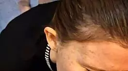 पड़ोसी लड़की बाथरूम में जल्दी चोदती है