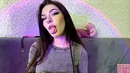E-girl screams, 'I love sucking big dick with deepthroat and cumshot!'