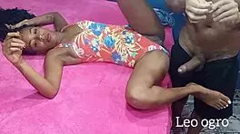 Nicoli Fox disse - t� gostoso mas t� doedo doeu para entrar