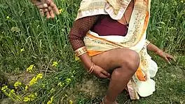 मैंने पब्लिक में 18+ टीन की इंडियन चूत चोदी