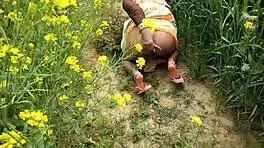 मैंने पब्लिक में 18+ टीन की इंडियन चूत चोदी