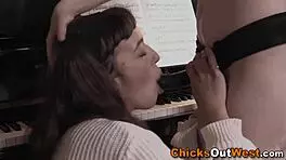 Real aussie slut fucks pussy with strapon!