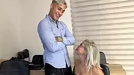 हॉट सेक्रेटरी ऑफिस में को-वर्कर को चोदती