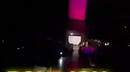 Eu sou a mulher do policial e quero me vingar dele dando meu cuzinho gostoso no vídeo para todos verem.