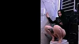 teen toilet handjob games
