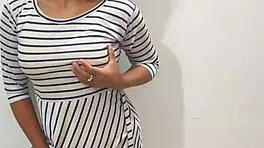 इस इंडियन भाभी के देसि सेक्स वीडियो में पैशन फील करो, अस शेकिंग के साथ