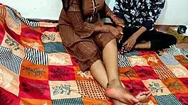 बोल्डली ब्यूटीफुल इंडियन मिल्फ चूत और गैंड हार्ड फक