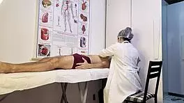 Paciente no aguanta e fica ereto na frente da enfermeira durante o exame?