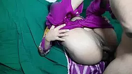 देसी कपल घर में टाइट चूत सेक्स का मजा लेता है