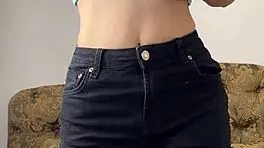 Cute Teen Fingering And Fucking A Dildo Maiskii