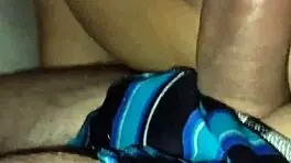 encuentro a mi hermanastra tomando una siesta y la follo bien rico