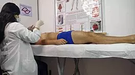 o pau levantou na frente da enfermeira curvy brazilian in hospital uniform