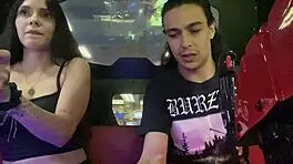 me corro en mi vecina después de una apuesta de videojuego