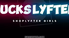 कियानी कुमानी कहती है, मैंने ये डिल्डो चुरा लिया और अब इस्तेमाल कर रही हूं