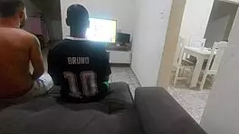 Tive Que Fazer Sexo Com Amigo Do Meu Marido Por Causa De Uma Aposta Mas Fiquei Com Tesão E Acabei Fazendo Dp Com Os Dois